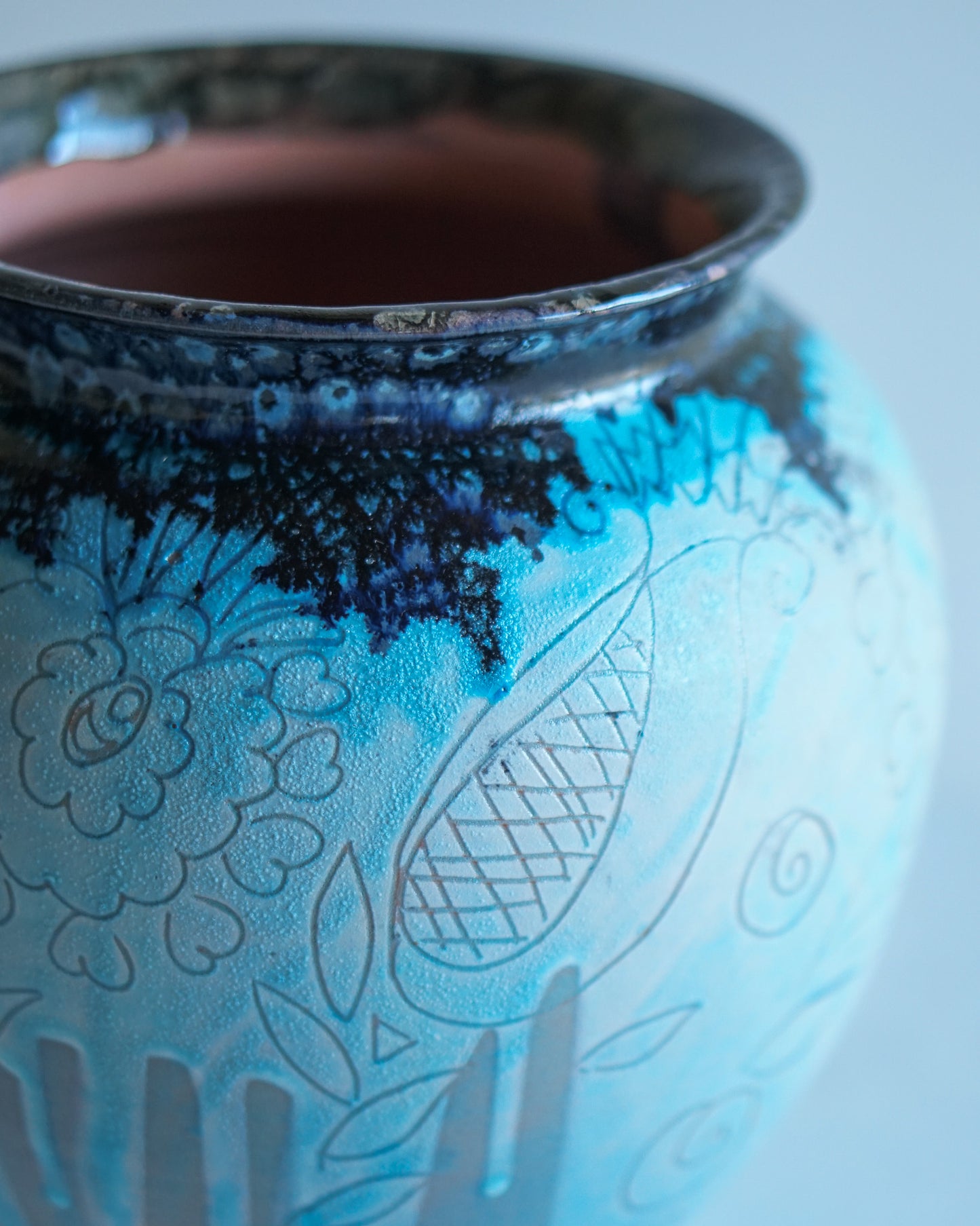 Vaso Genesi Black Craquelet di Margherita Pilloni